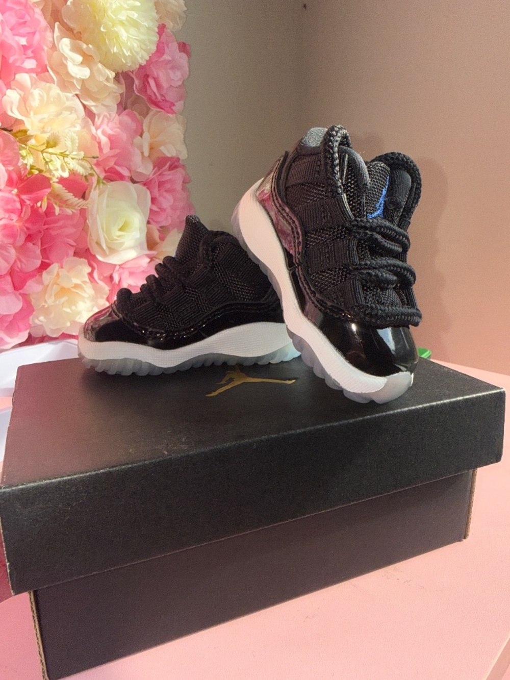 JORDAN 11 RETRO LOW